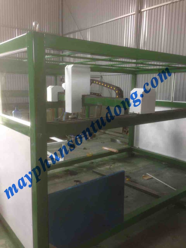 chế tạo máy phun sơn