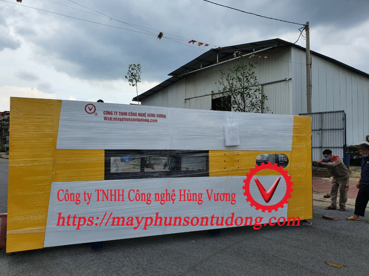 vận chuyển máy phun sơn tự động 