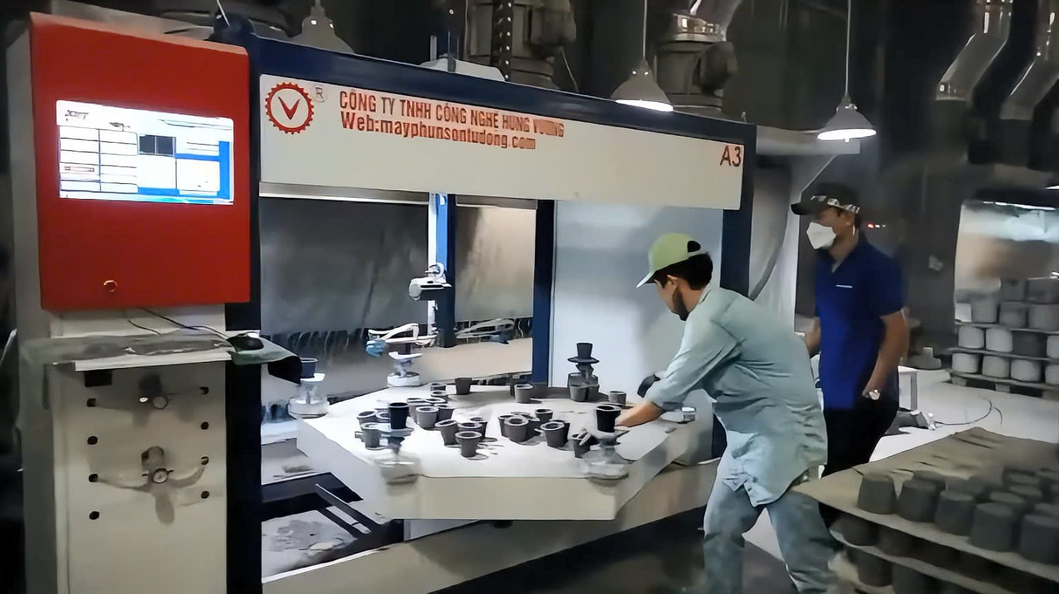 máy phun sơn tự động chậu bê tông